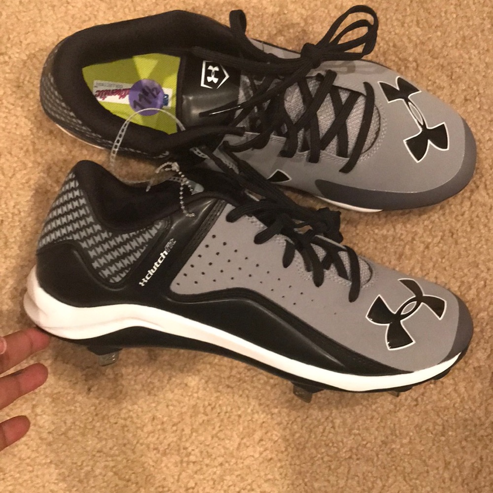 Under Armour cleats - Picture 1 of 3